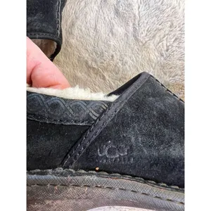 UGG Australia Unisex Black Sheepskin Slip-On Loafers Casual Shoes thumbnail 9