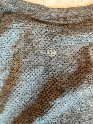 Lululemon Swiftly Tech Long Sleeve Crew Heather Gray Women’s Size 8 thumbnail 4