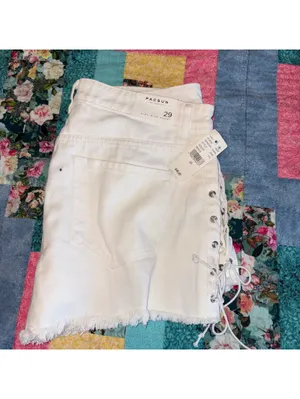 PacSun NWT $47 Woman’s 29 High Rise white lace-up side denim shorts thumbnail 2