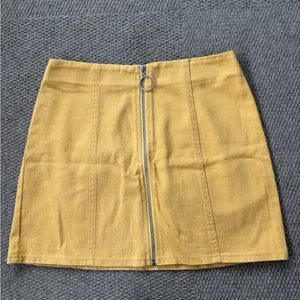 Yellow mini skirt Size M thumbnail 2