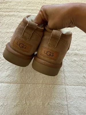 UGG Classic Mini Chestnut Suede Ankle Boots Size 7 Sheepskin Lined Winter Shoes thumbnail 3