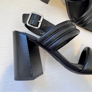 Steve Madden Black Faux Leather Square Toe Heels Women’s 6.5 Sandals Chunky Fall thumbnail 3