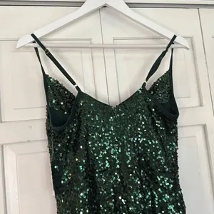 Taylor NWT green sequin cowl neck midi dress 6 thumbnail 10