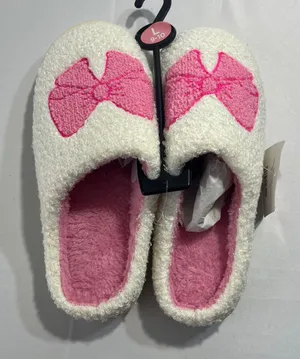 Bobbie Brooks Sherpa Bow Slippers Women L 9-10 Pink Cream Faux Fur Scuff Barbie thumbnail 1