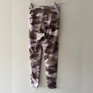 Aerie Real Me Buttery Soft Hi‎ Rise 7/8 Purple Camo Leggings thumbnail 4