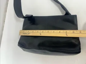 Sleek Black Leather Shoulder Bag with Wide Strap Super Soft thumbnail 7