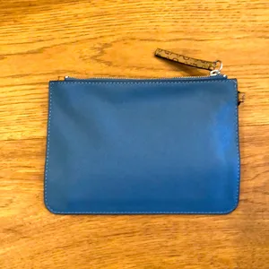 Guess Clutch Purse thumbnail 2