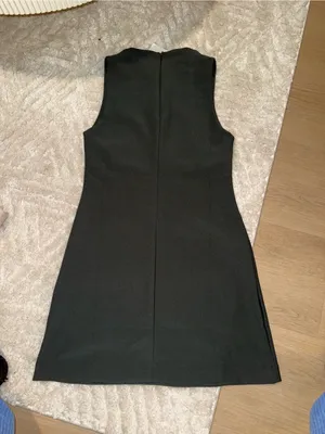 NWOT Sleek Sleeveless Shift Dress in Dark Green thumbnail 4