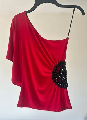 Red one shoulder too thumbnail 1