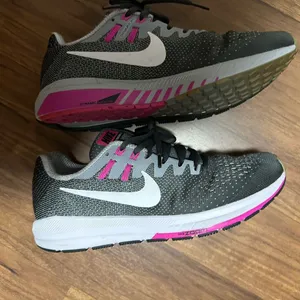 Nike Gray and Pink Athletic Sneakers thumbnail 5