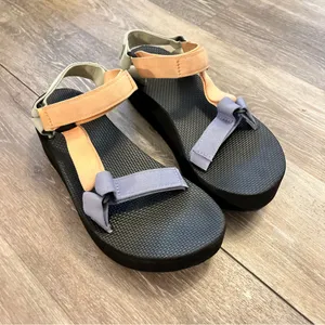 Teva flatform universal sandal thumbnail 1