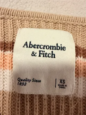 Abercrombie & Fitch Striped V-Neck Sweater in Beige, White, Peach thumbnail 3