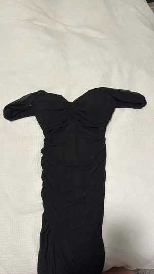 Bodycon Windsor Midi Black Dress thumbnail 3