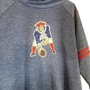 Nike NFL Dri-Fit Blue New England Patriots Historical Sweatshirt Women Sz L thumbnail 5