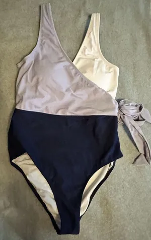 NWT CUPSHE One Piece Swimsuit Wrap Color Block Tie Side Purple White Size M thumbnail 4