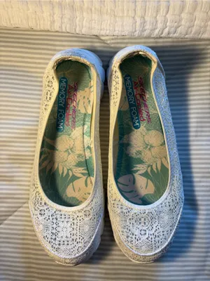 Skechers Sweet pea White Lace Memory Foam Slip-ons. thumbnail 6