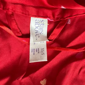 Stars Above Satin Red Ditsy Heart Print Silky Feel Sleep Robe XS Valentines Day thumbnail 4