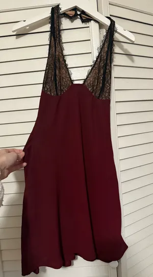White Fox Dress Boutique thumbnail 1