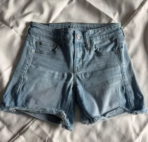 American Eagle Outfitters Midi Shorts thumbnail 3