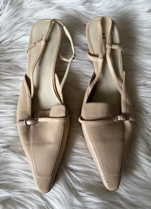 Anne Klein Beige Leather Slingback Heels Size 6.5M thumbnail 1