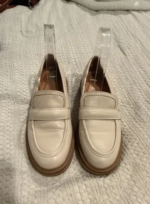 Madewell The Bradley Lugsole Loafer in Leather - Pale Oyster Size 7.5 thumbnail 1