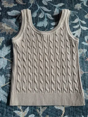 NEW Tommy Hilfiger Beige Cable Knit V-Neck Sweater Tank Size Small thumbnail 11