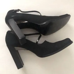🔥 Square Toe Pump w/Strap Black Size 7 thumbnail 9