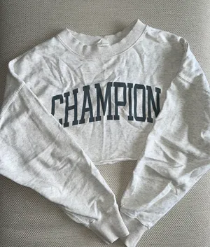 Cropped White Pullover thumbnail 1
