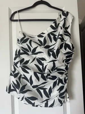Abercrombie One-Shoulder Top thumbnail 3