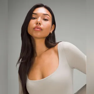 LULULEMON Wundermost Ultra-Soft Nulu Square-Neck Long-Sleeve Bodysuit Size M thumbnail 8