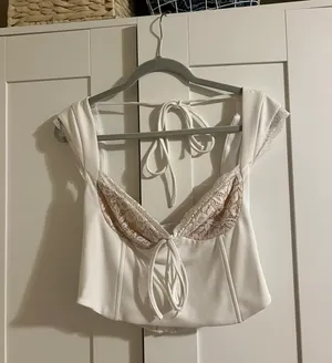 Lace crop top Size M thumbnail 1