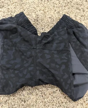 Lululemon Hotty Hot Short II *Long 4" thumbnail 5