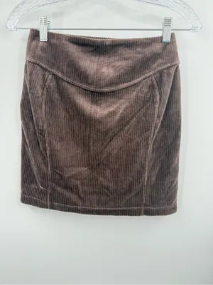 Lululemon Scuba Mid-Rise Mini Skirt *Velvet Cord Brown Espresso Size 2 thumbnail 2