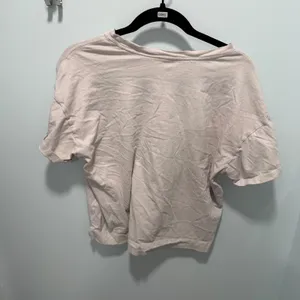 Old Navy Boxy Crop T-Shirt Size L Light Pink Short Sleeve 100% Cotton Tee thumbnail 4