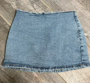 Garage Skirt thumbnail 1