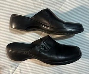 Clarks Black Leather Slip-On Clogs size 8M thumbnail 1