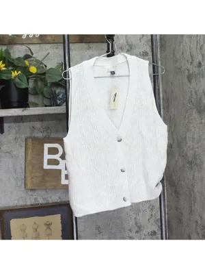 NWT Universal Thread Womens Button-Front Sweater Vest 94429990 Light Gray XXL thumbnail 2
