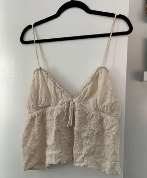 Zara Cream/nude structured Nelly tank top with a v dive neck thumbnail 2