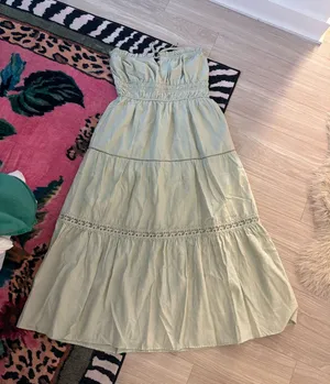 dress thumbnail 1