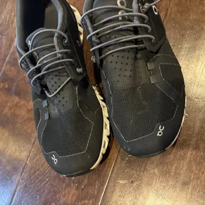 On Cloud 5 black running shoes thumbnail 2