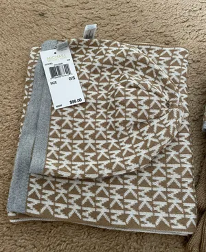 Michael Kors Hat And Scarf Set thumbnail 3