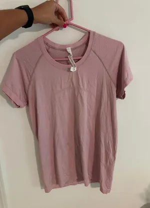 Lululemon shirt  thumbnail 1