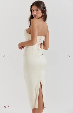 White dress Size M thumbnail 2