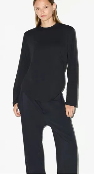 Skims long sleeve oversized boyfriend t-shirt size xxs NWT thumbnail 1