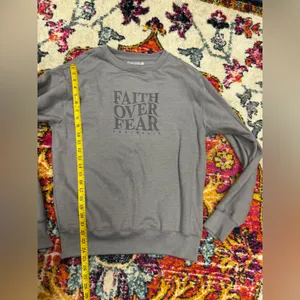Faith over fear crewneck sweatshirt thumbnail 5