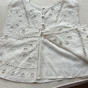 NWT Urban Outfitters Lace Overlay Cropped Top thumbnail 9
