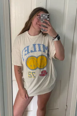 H&M smiley and  oversized Tshirt thumbnail 1