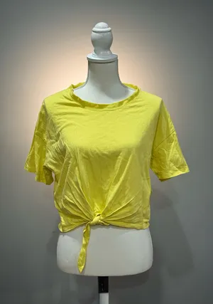 Yellow Levi's Knotted S/S Tee Size M VGUC thumbnail 1
