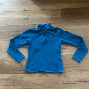 Patagonia Women's Micro D® 1/4-Zip in Blue thumbnail 2