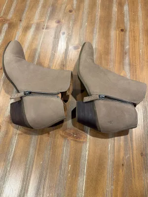 Frye Judith Zip Bootie Suede Block Heel Side Zip Ankle Boot Ash Gray Size 9M thumbnail 6
